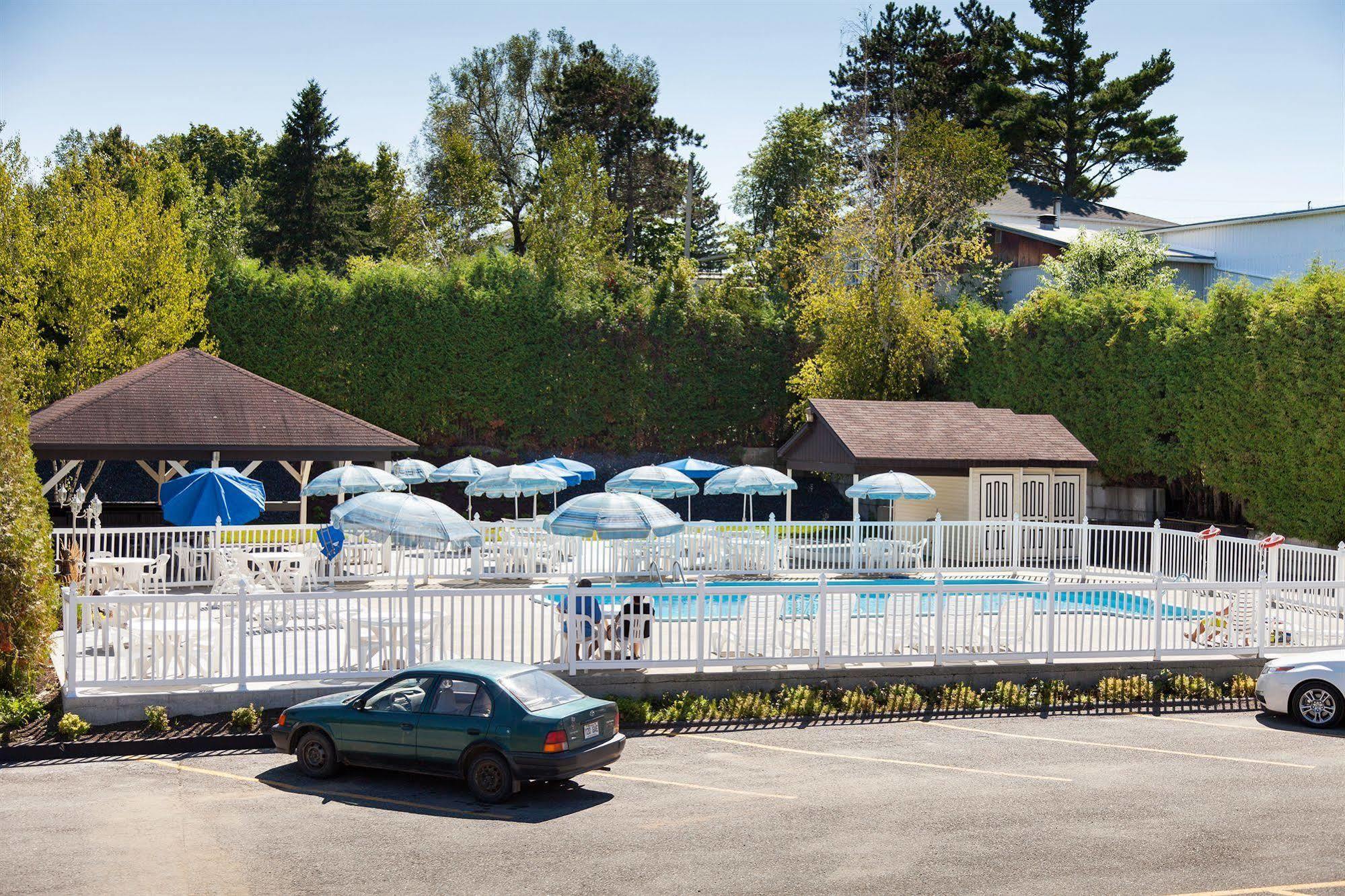 Hotel Le Floral Sherbrooke Exterior foto